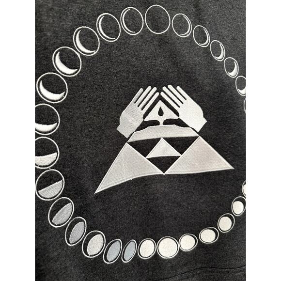 NWT! Farmers Market Hawaii Mens M Embroidered Hoodie Moon Cycles Sweatshirt Gray - Picture 5 of 9